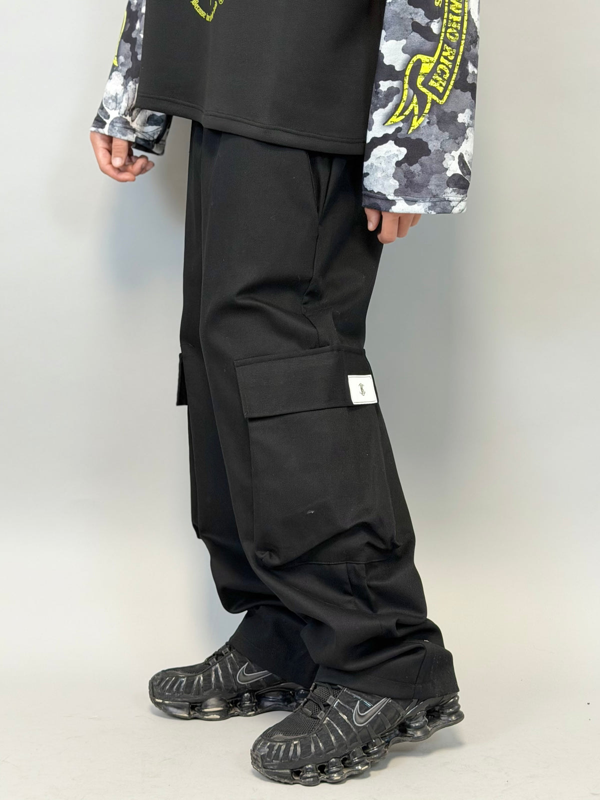 CARGO BLACK CIRCUS